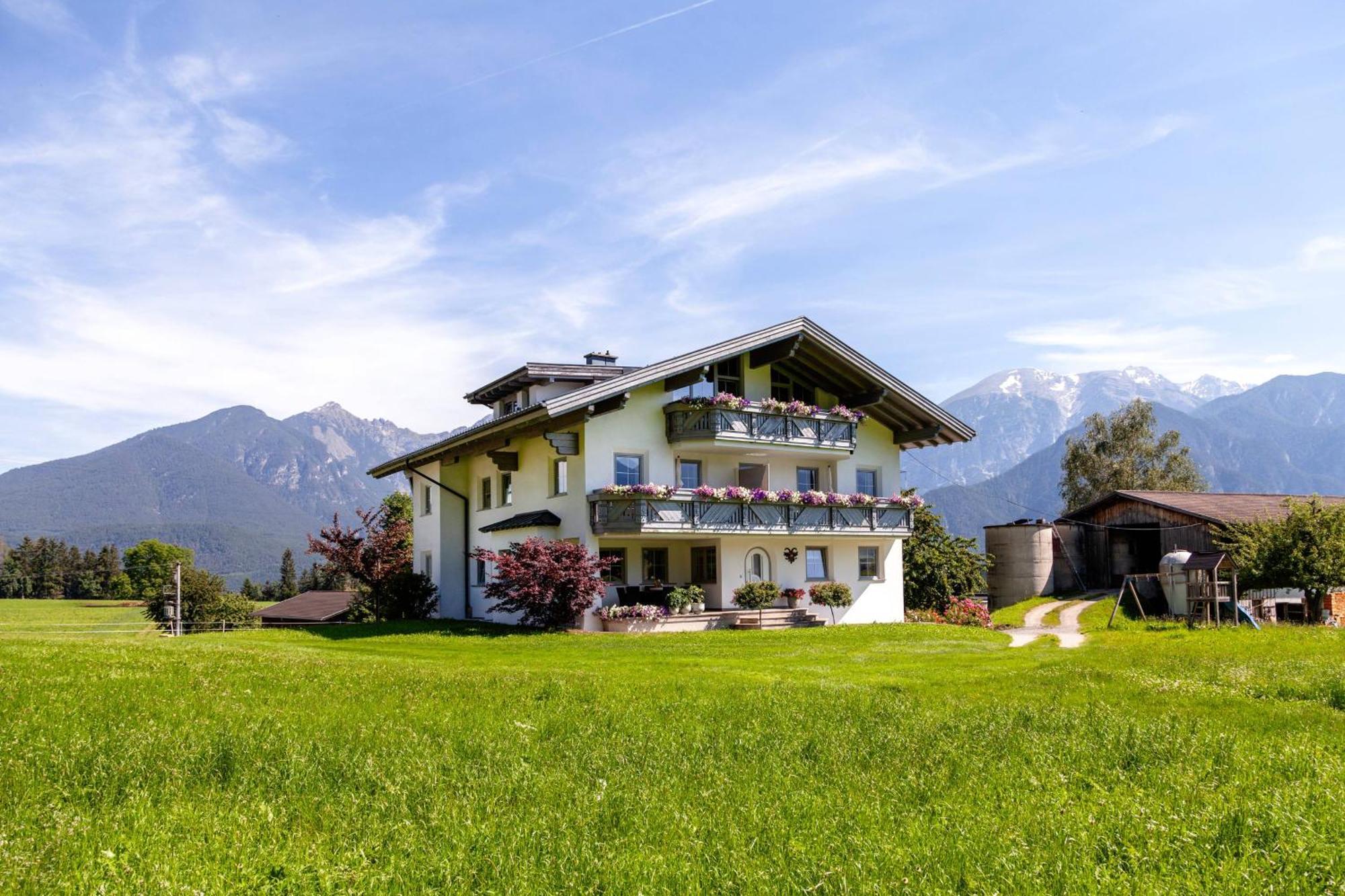 Gaestehaus Weber Oberperfuss Exterior foto