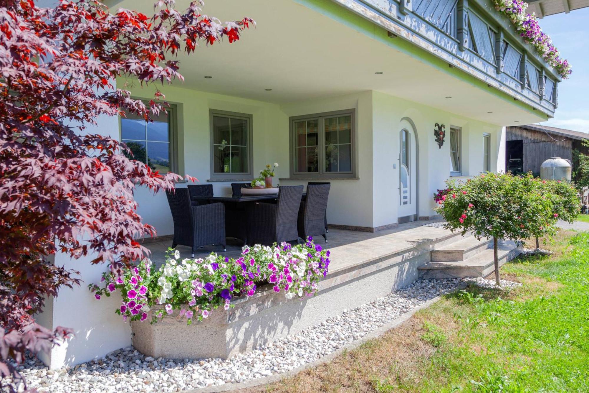 Gaestehaus Weber Oberperfuss Exterior foto